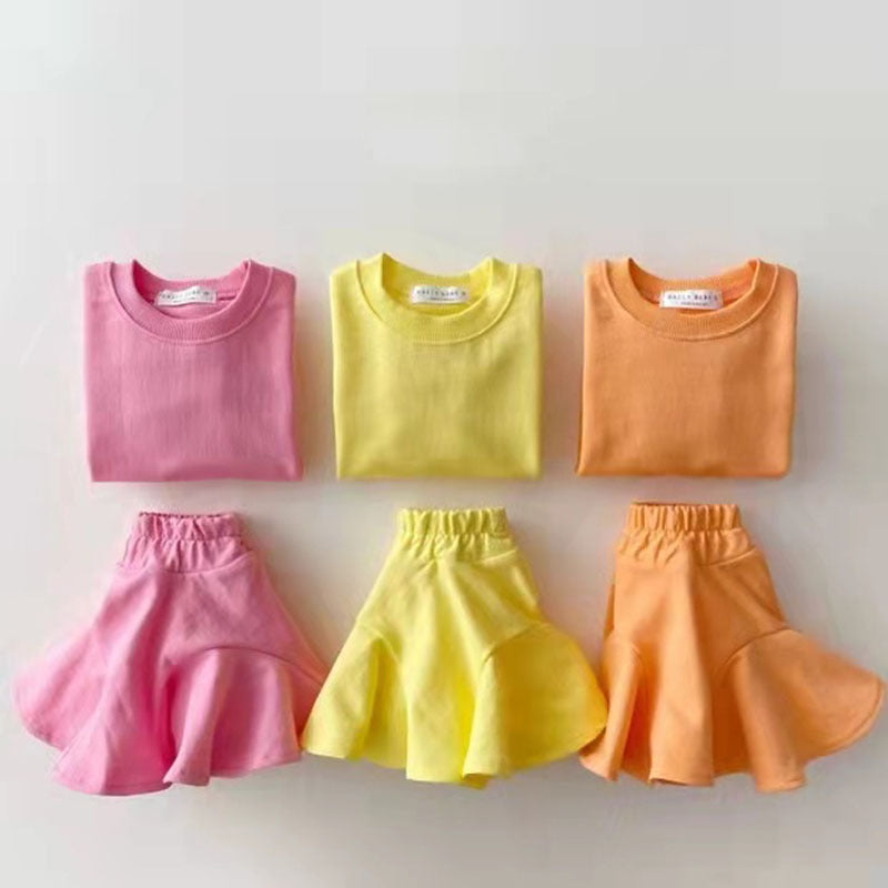 Ensemble sweat-shirt et jupe coloré