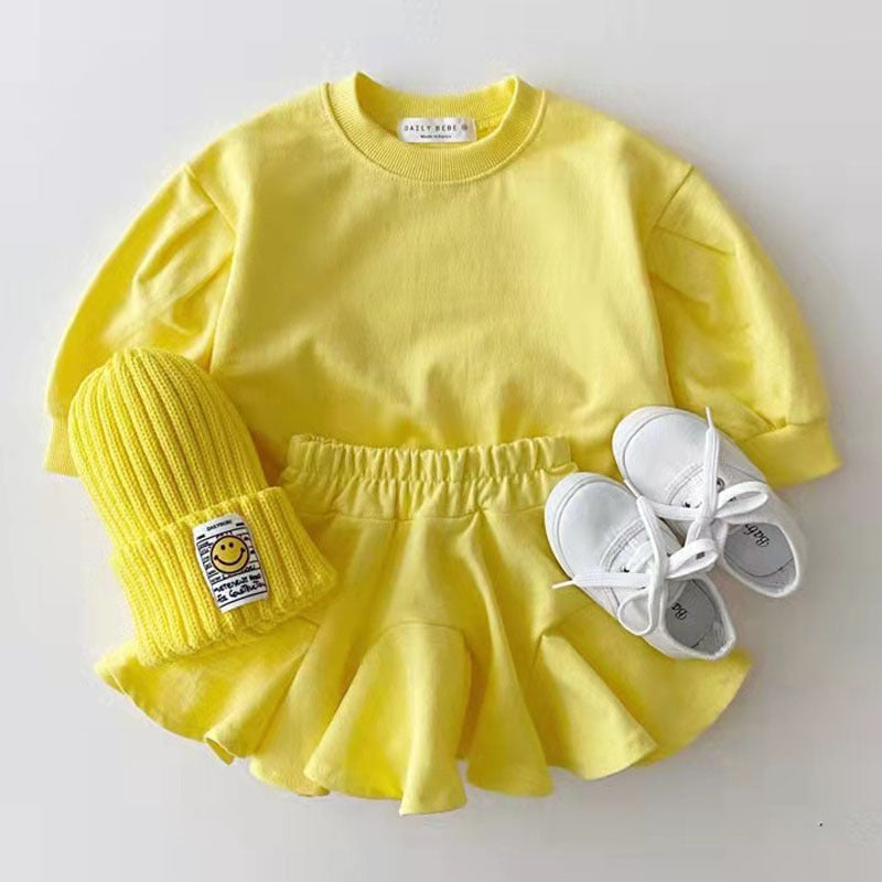 Ensemble sweat-shirt et jupe coloré